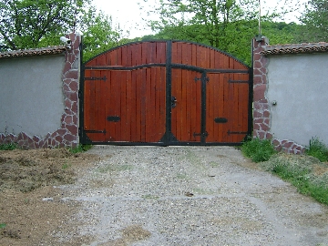 Дворни врати