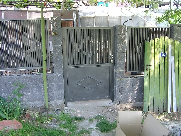 Дворни врати