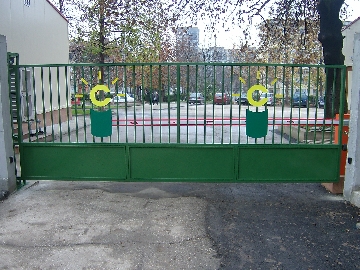 Дворни врати