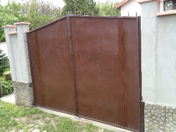 Дворни врати