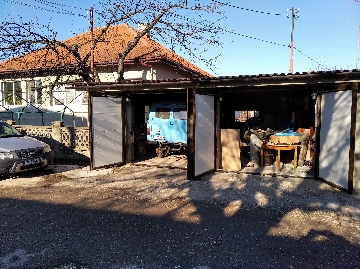 Двукрили метални врати