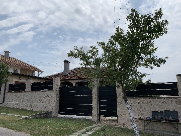Подвижни конзолни врати
